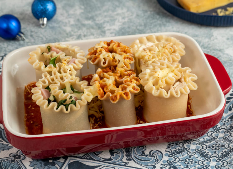 Rollos de lasagna navideños