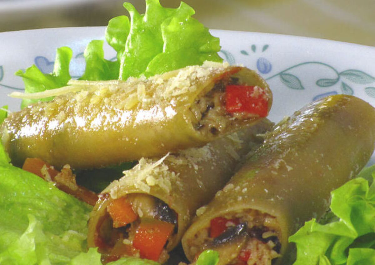 Canelones rellenos de queso y verduras