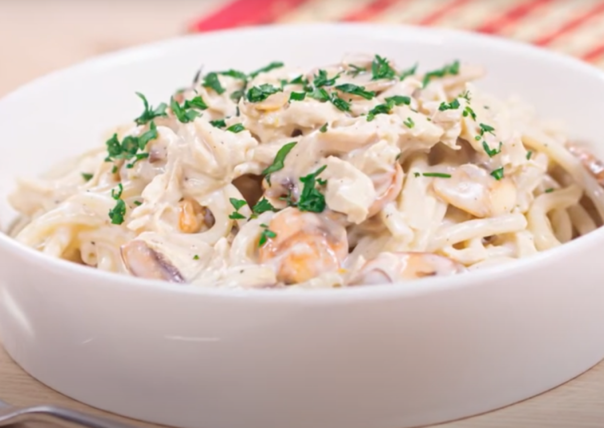 Bucatini con Pollo y champiñones