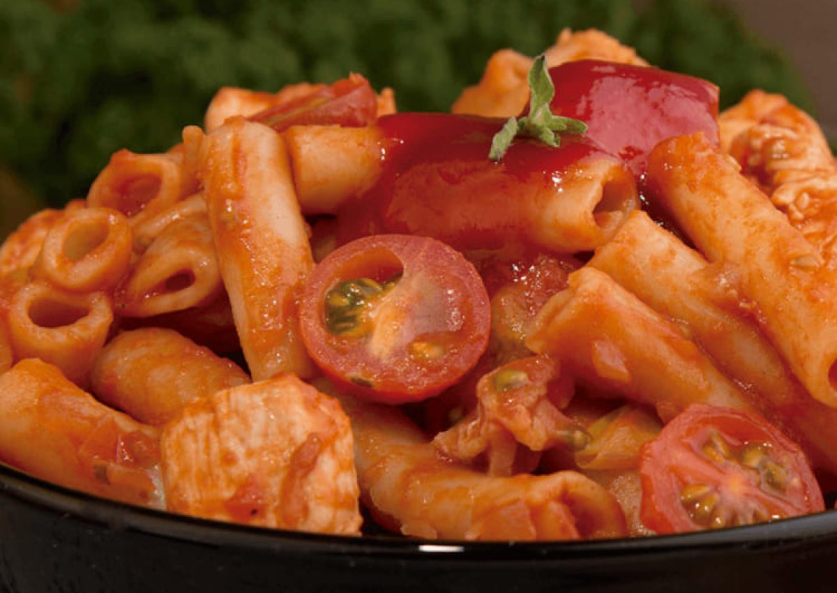 Macarrones Doria con Pollo Ahumado y Salsa Lista de Tomate sabor Ranchero