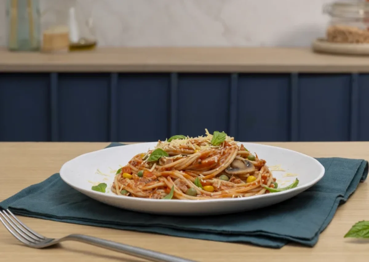 Spaghetti Doria con atún y verduras