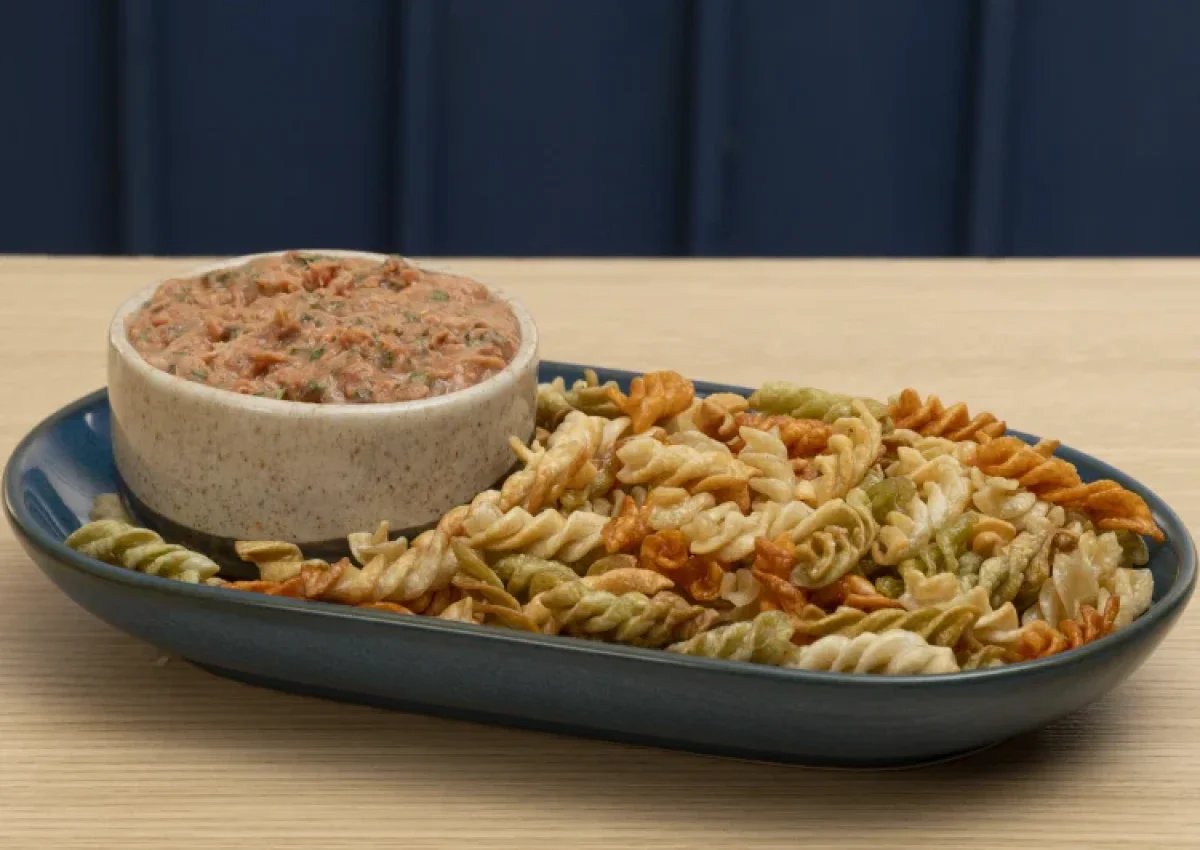 Tornillos crocantes con chili y atún