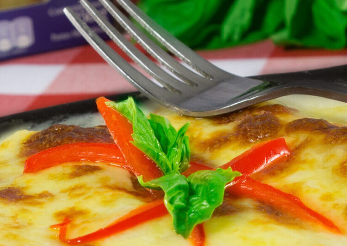 Canelones rellenos de jamón y queso